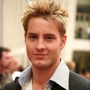 Justin Hartley at age 26