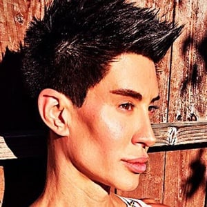 Justin Jedlica Headshot 3 of 10