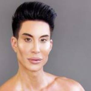 Justin Jedlica Headshot 7 of 10