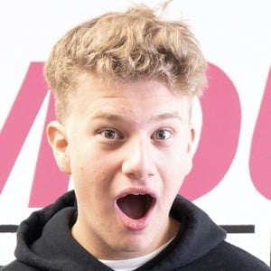 Roberts (YouTube Star) - Age, Family, Bio | Birthdays