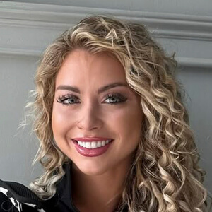 Kailee Victoria Headshot 6 of 10