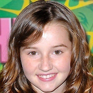 Kaitlyn Dever Headshot 8 of 9