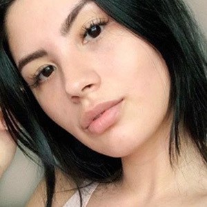 Karen Vi Headshot 4 of 5