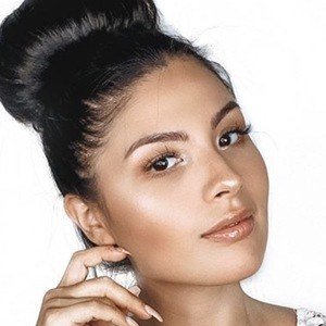 Karen Villarreal Headshot 2 of 10
