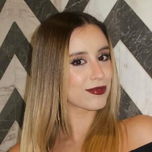 Karina Alejandra De Hoyos Headshot 2 of 6
