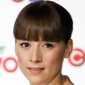 Karine Vanasse - Bio, Family, Trivia | Famous Birthdays