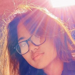 カーラ ニコール Headshot