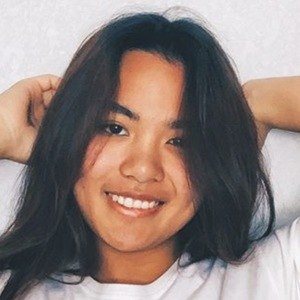 カーラ ニコール Headshot