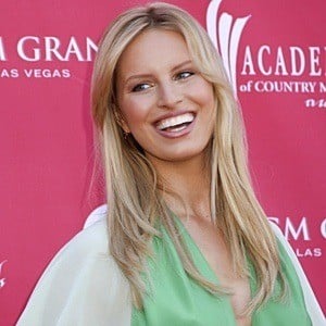 Karolina Kurkova Headshot 8 of 10