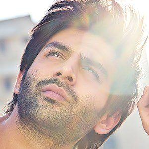 Kartik Aaryan Headshot 2 of 2