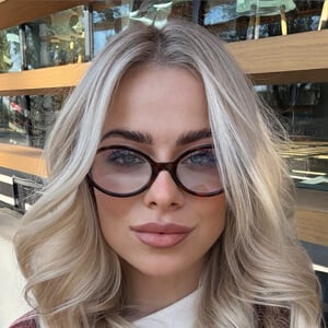 Katarina Očovanová Headshot 4 of 5