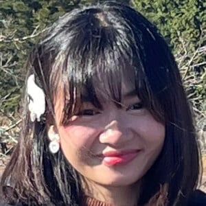 Kate Laiza Headshot 2 of 9