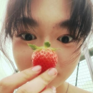 Kate Laiza Headshot 3 of 9