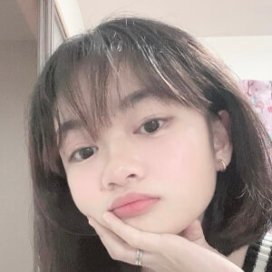 Kate Laiza Headshot 6 of 9