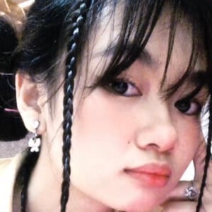 Kate Laiza Headshot 7 of 9