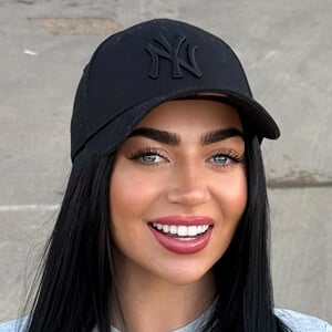 Kate Isobel Sharp Headshot 2 of 3