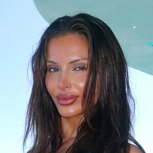 Katherine Roya Headshot 8 of 9