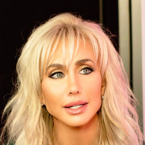 Katie Hamilton Headshot 3 of 10