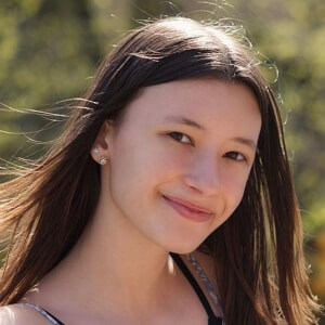 Katie Jane Headshot 8 of 9