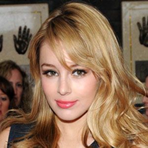 Keeley Hazell - Bio, Family, Trivia | Famous Birthdays