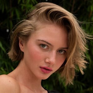 Keira Lhotan Headshot 2 of 9