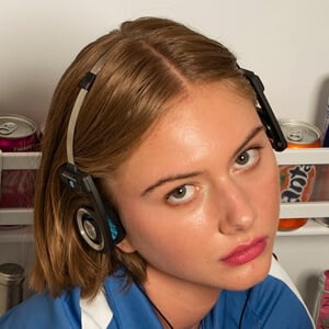 Keira Lhotan Headshot 4 of 9