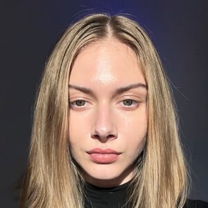 Keira Lhotan Headshot 5 of 9