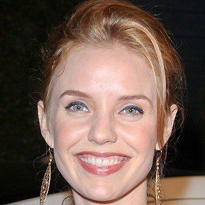Kelli Garner - Bio, Family, Trivia | Famous Birthdays