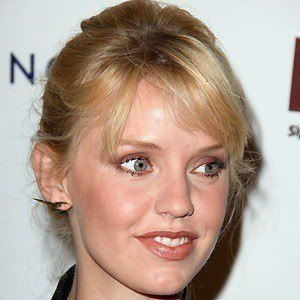 Kelli Garner - Bio, Family, Trivia | Famous Birthdays