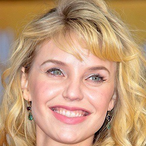 Kelli Garner - Bio, Family, Trivia | Famous Birthdays