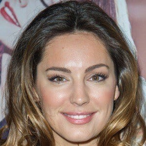 Kelly Brook Headshot 10 of 10