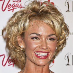 Kelly Carlson Headshot 3 of 10