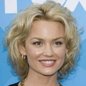 Kelly Carlson Headshot 7 of 10