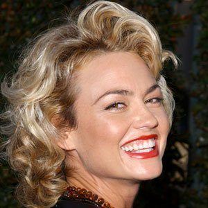 Kelly Carlson Headshot 8 of 10