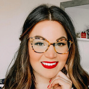Kelly Elizabeth Headshot 3 of 6