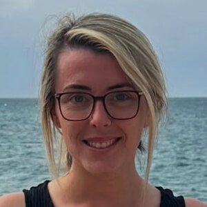 Kelly Hudson Headshot 4 of 5