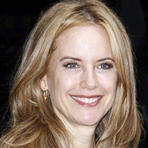 Kelly Preston Headshot 6 of 10