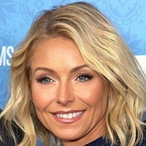 Kelly Ripa - Age, Family, Bio | Famous Birthdays