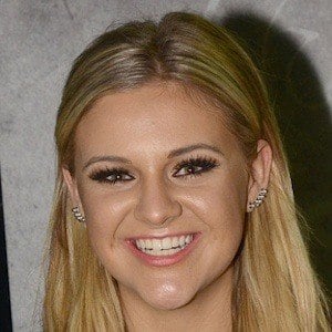 Kelsea Ballerini Headshot 10 of 10