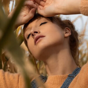 Kelsey J Headshot 5 of 6