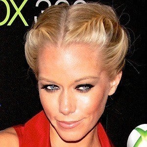 Kendra Wilkinson at age 27