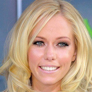 Kendra Wilkinson at age 27