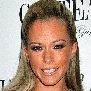 Kendra Wilkinson at age 28