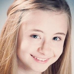 Kerry Ingram Headshot 7 of 10