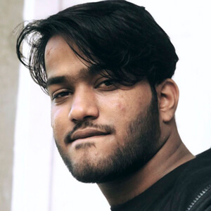 Khan Sultan Headshot 5 of 5