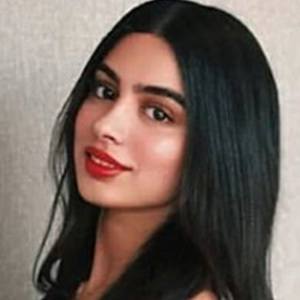 Khushi Kapoor - Age, Family, Bio | Famous Birthdays