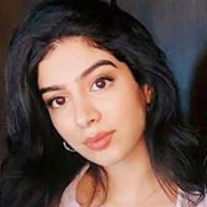 Khushi Kapoor Headshot 10 of 10