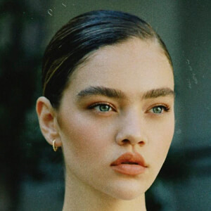 Kiana Alexis Headshot 6 of 17