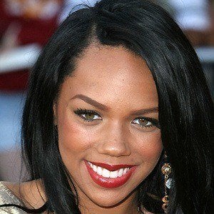 Kiely Williams Headshot 7 of 9