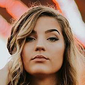 Kierstin Williams Headshot 3 of 14